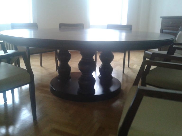 Okrúhly stôl